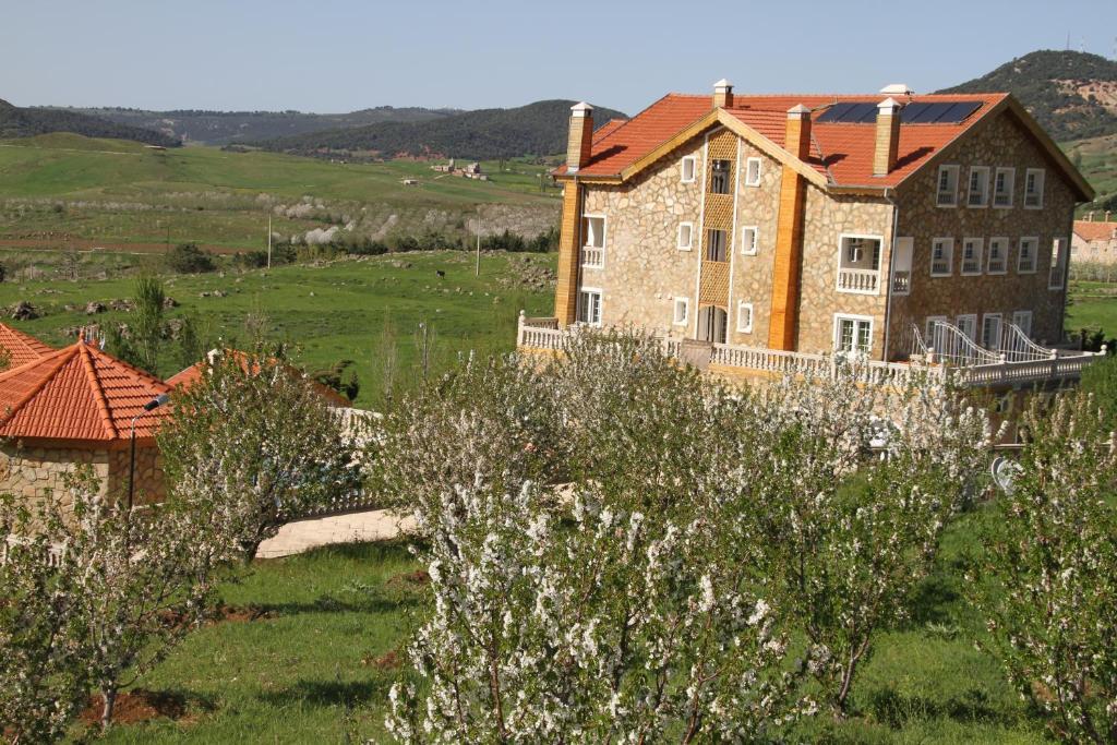 Hotel Le Palais Des Cerisiers Azrou Zewnętrze zdjęcie